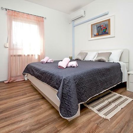 Rooms Mariana 로비니 외부 사진