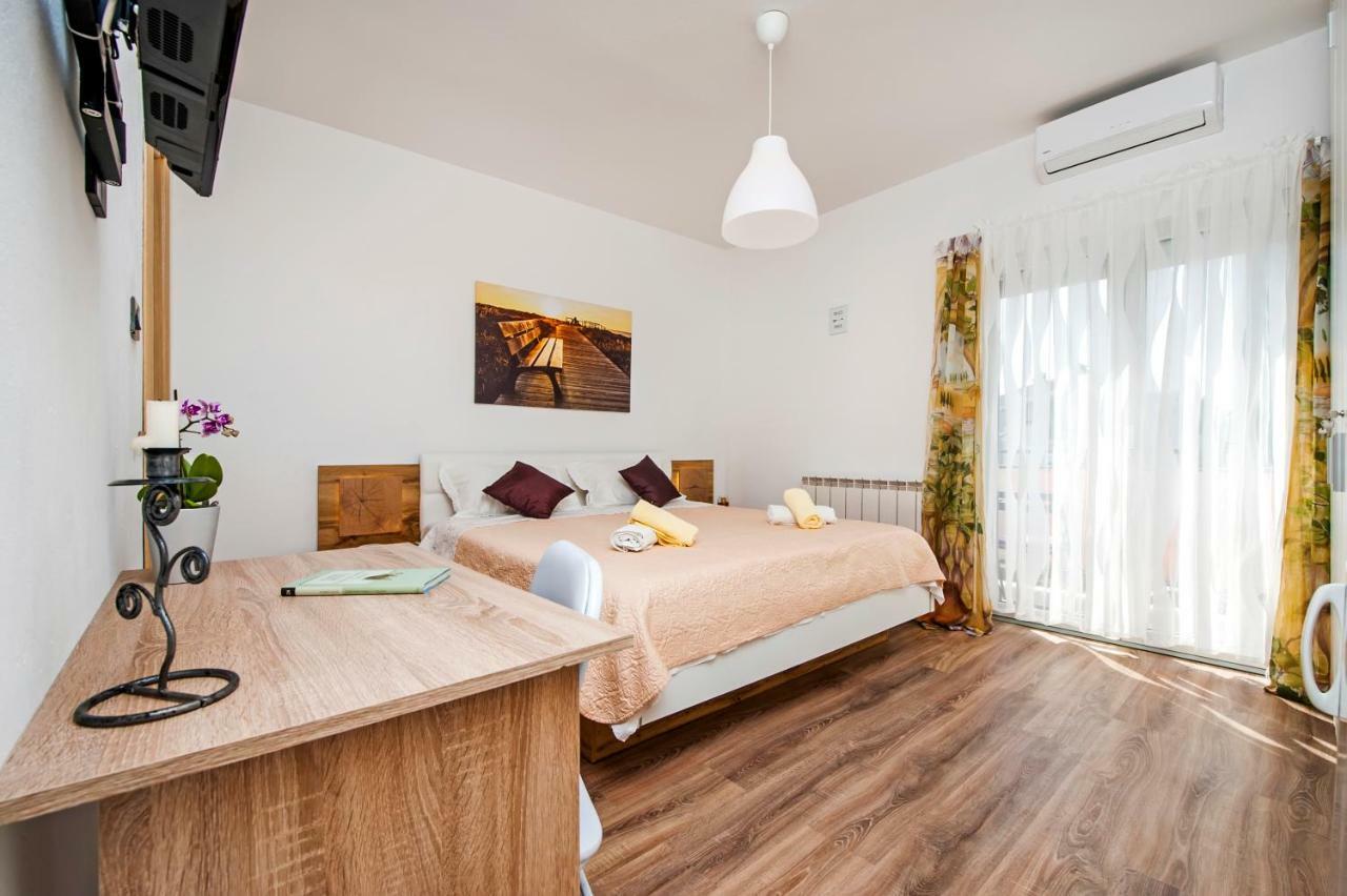 Rooms Mariana 로비니 외부 사진